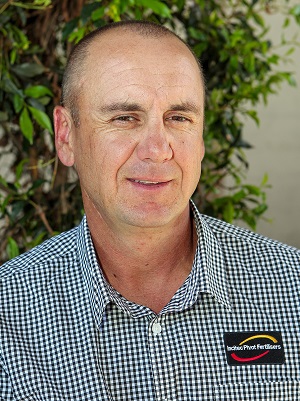 Lee Menhenett